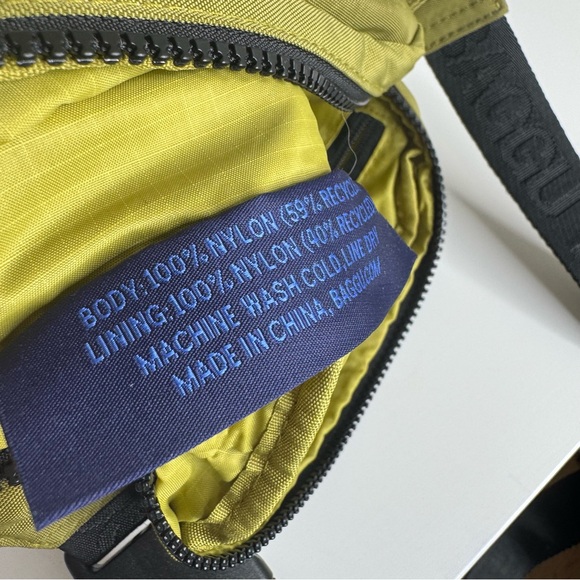 BAGGU Avocado Green Nylon Belt Bag Fanny Bag Black Strap Spellout - Picture 6 of 12